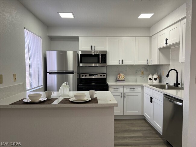 Building Photo - 5080 Indian River Dr