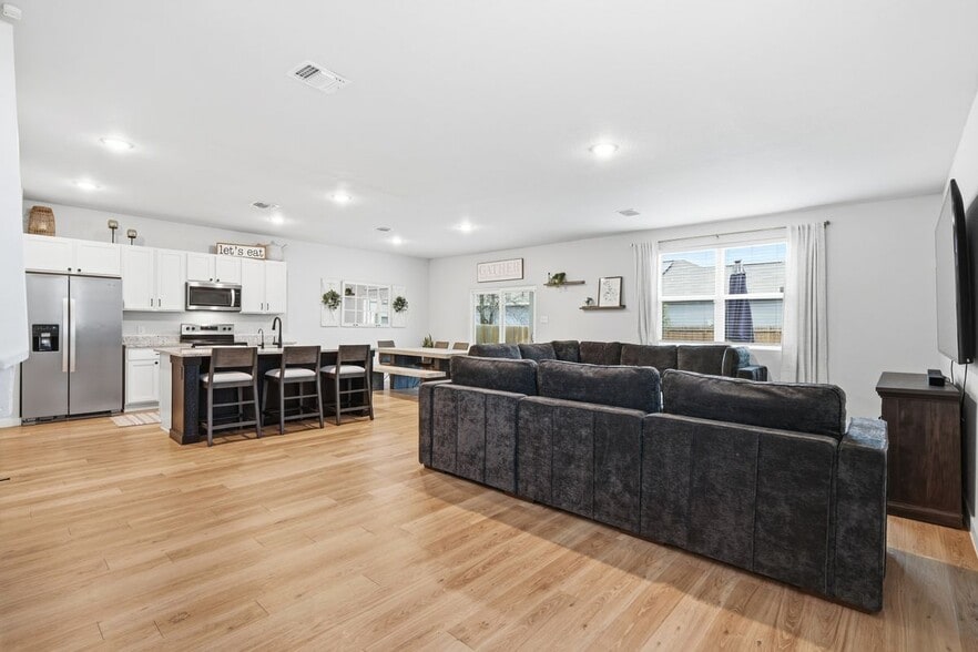 Building Photo - 3523 Rancho Grande