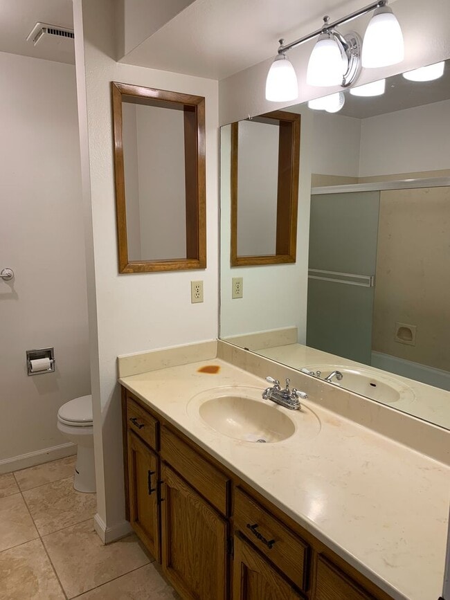 Building Photo - Charming condo coming soon!