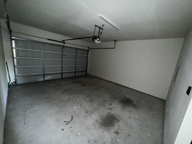 Building Photo - 5100 Westgate Ln