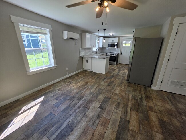 Building Photo - 803 Marve St