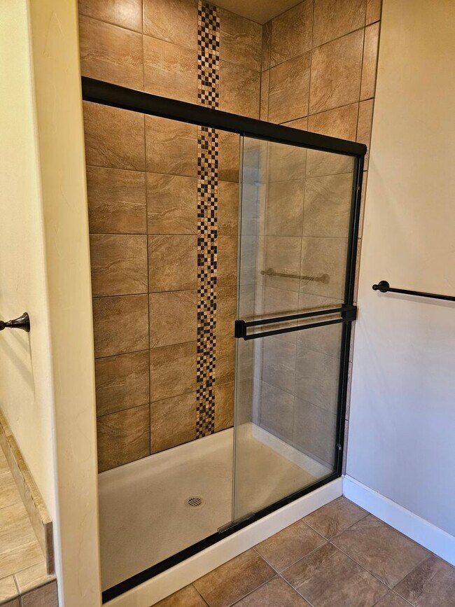 Building Photo - 2817 Tuscanna Dr