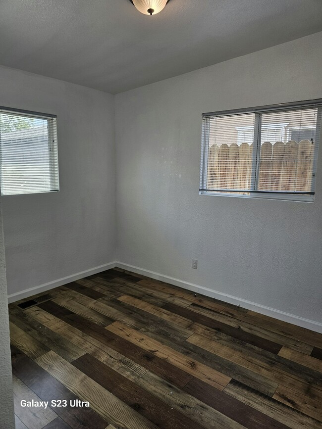Building Photo - 606 Placid Ln