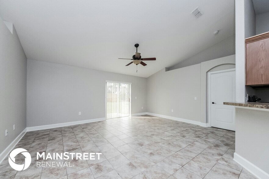 Building Photo - 1705 Pebble Beach St