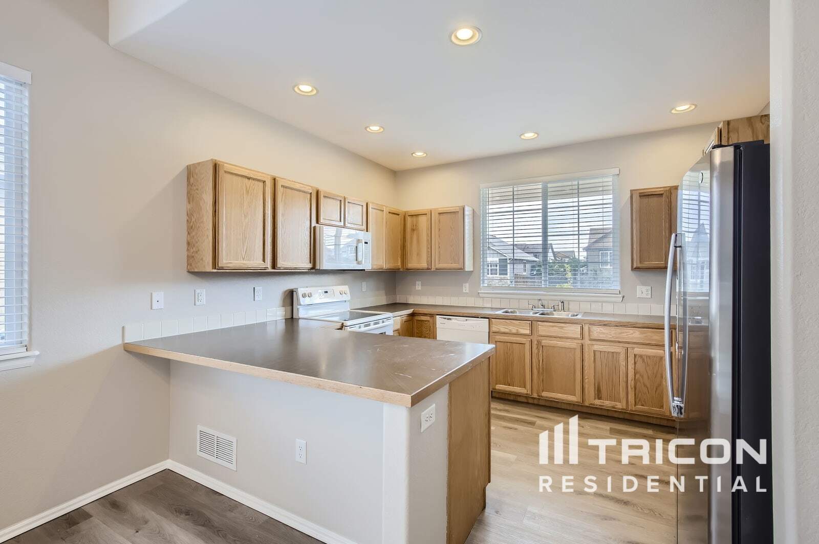 Building Photo - 7363 Ocean Ridge St