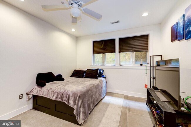 Building Photo - 2363 Champlain St NW