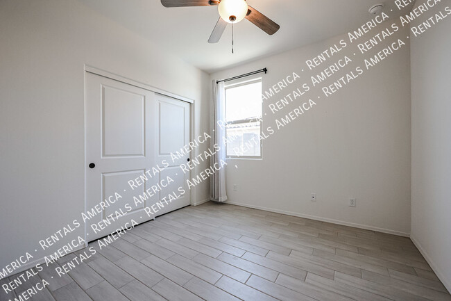 Building Photo - 3403 W Pollack St
