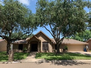 Building Photo - 2301 Anacua Cir