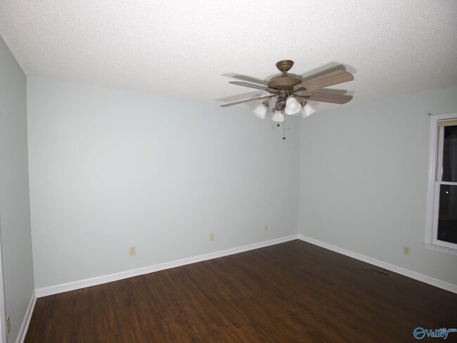 Building Photo - 104 Victoria Dr