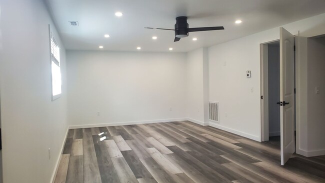 Building Photo - Olive Place Unit A & B ready for move in o...