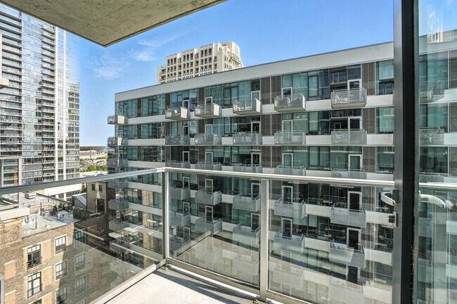 Building Photo - 1303 S Wabash Ave