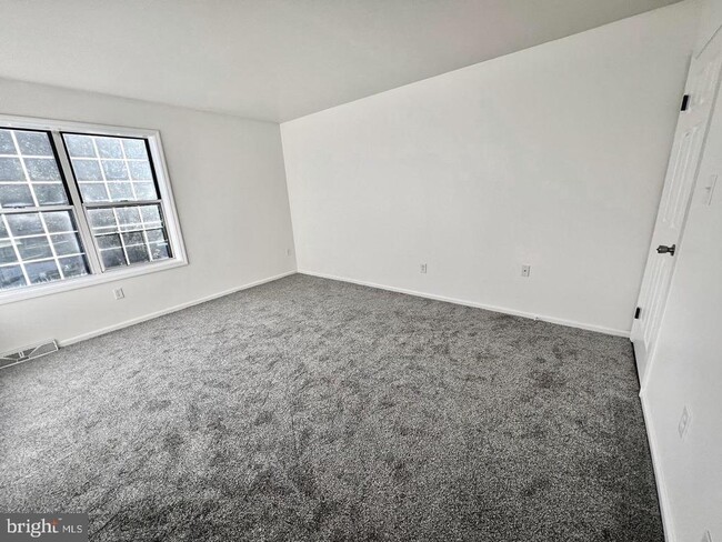 Building Photo - 112 Spring Ridge Ct
