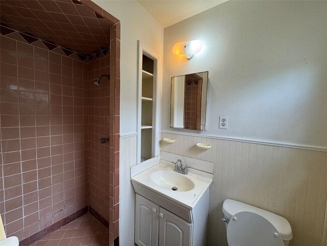 Building Photo - House for Lease in Denison
