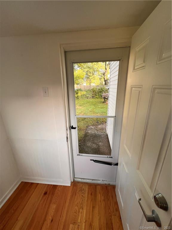 Back door to yard - 303 Quaker Ln S