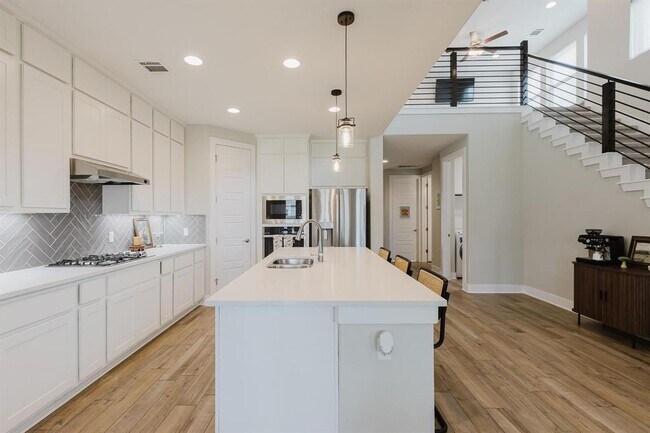 Building Photo - 1104 Lickety Ln