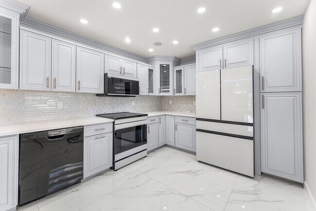 Building Photo - 6630 Spring Garden Run