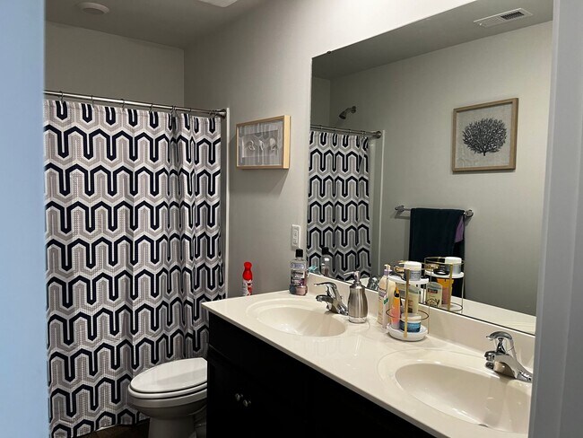 Building Photo - Beautiful 2 story home in the new Lake Tyl...