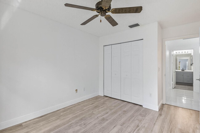 Building Photo - 13596 Weyburne Dr