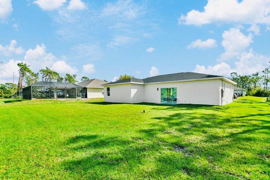 Building Photo - 5259 Wentworth Rd