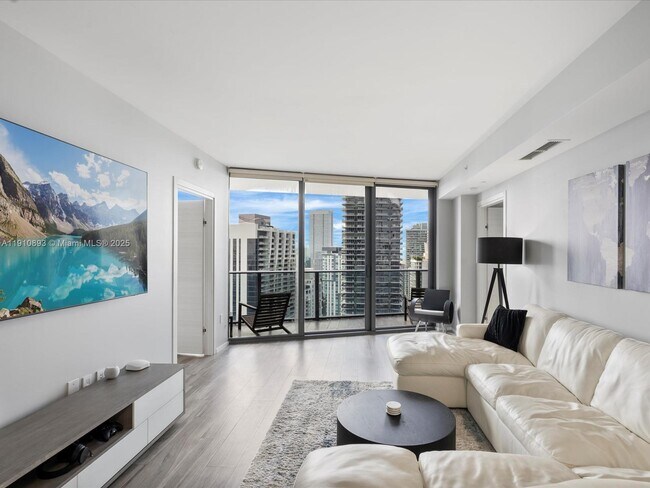 Building Photo - 801 S Miami Ave