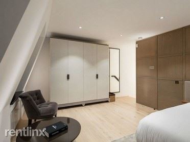 Building Photo - 900 Adams Crossing