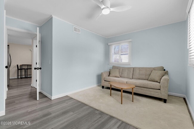 Building Photo - 105 Center St