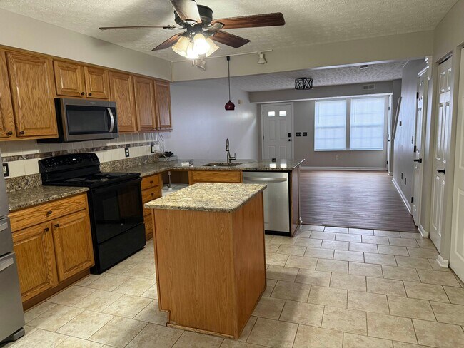 Building Photo - 4215 Bowman Meadow Dr