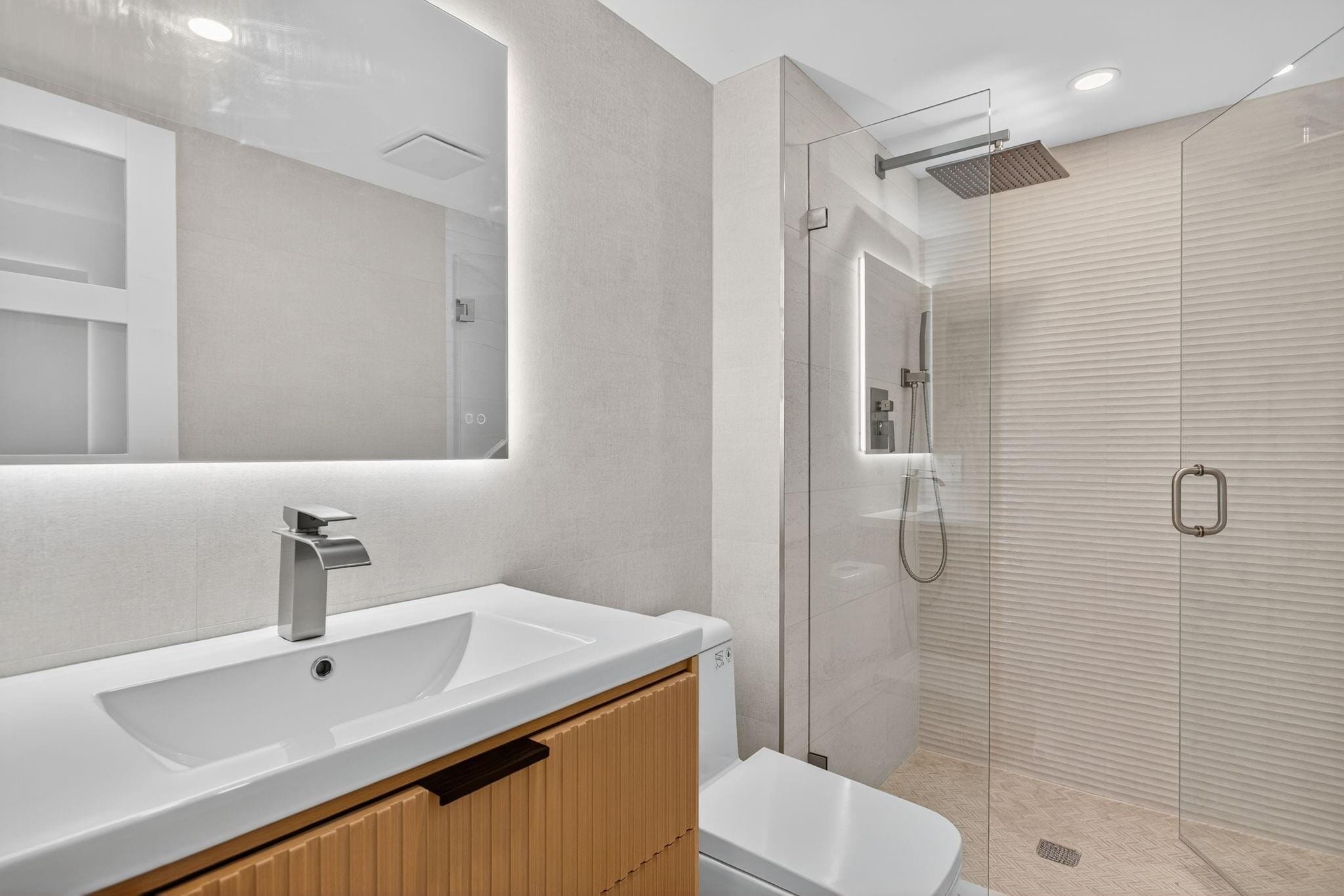 Building Photo - 525 N Ocean Blvd