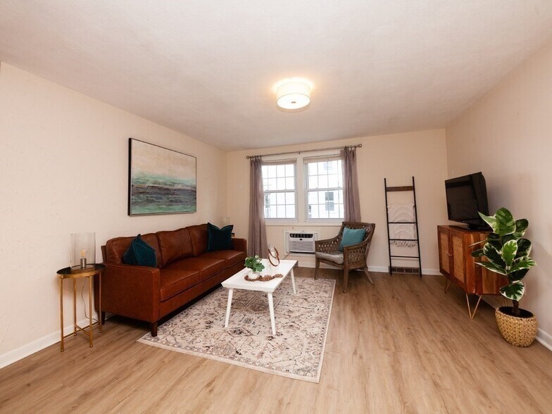 Building Photo - 7 Montvale St