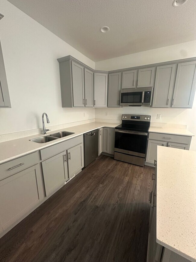 Building Photo - Gorgeous South Jordan Property!!!