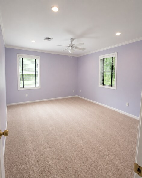 Building Photo - 181 Crystal Lake Rd