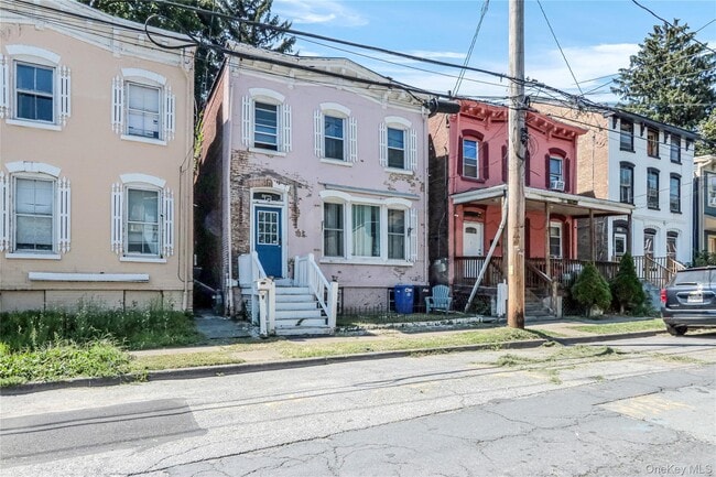 Primary Photo - 133 Johnston St