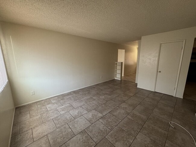 Building Photo - 6847 W Mariposa St