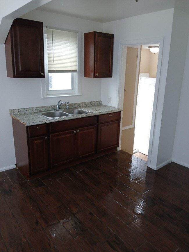 Building Photo - 12075 Rossiter St