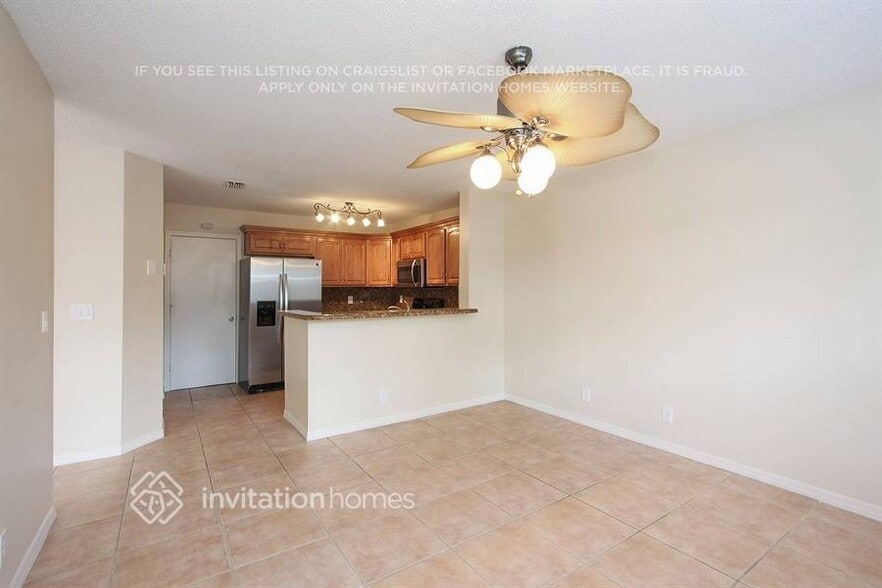 Building Photo - 3022 Sunset Ln