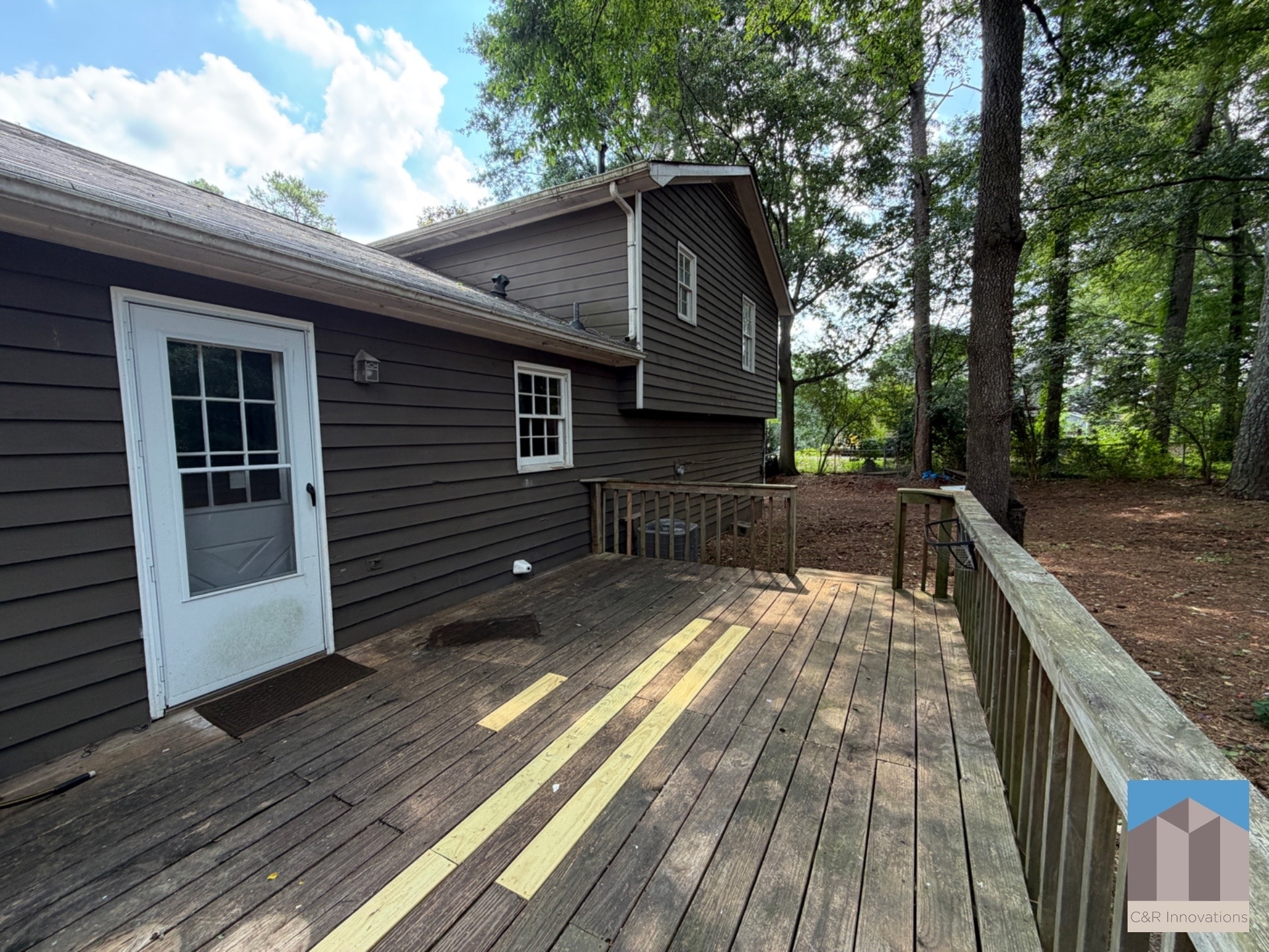 Building Photo - 734 Marthas Dr