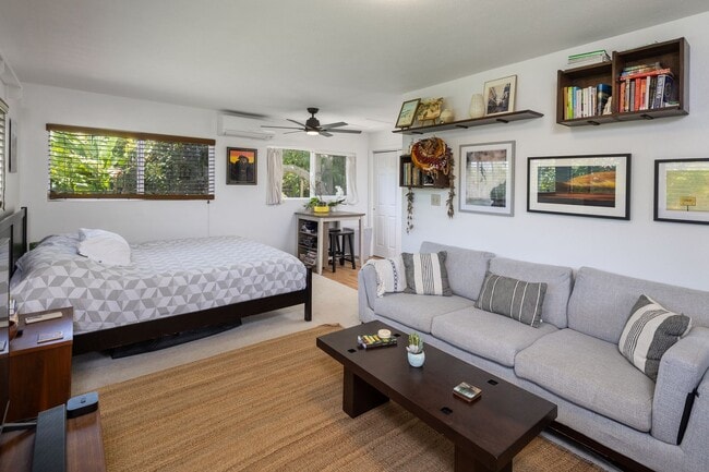 Building Photo - Renovated Kahala Retreat: 3-Bed Home + Stu...