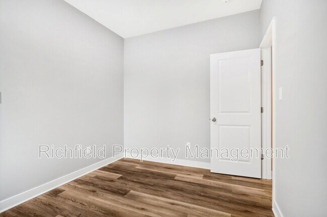 Building Photo - 2034-B E Maryland St