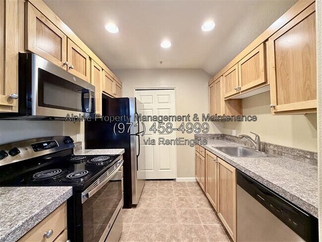 Building Photo - 22836 SW Forest Creek Dr