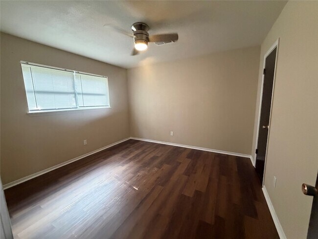 Building Photo - 3117 Pine Acres Dr