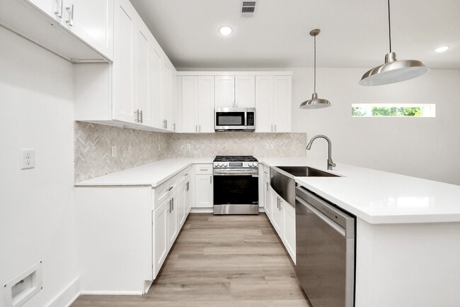 Building Photo - 9409 Caddo Rd