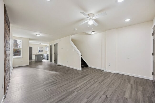 Primary Photo - 5518 Pemberton St