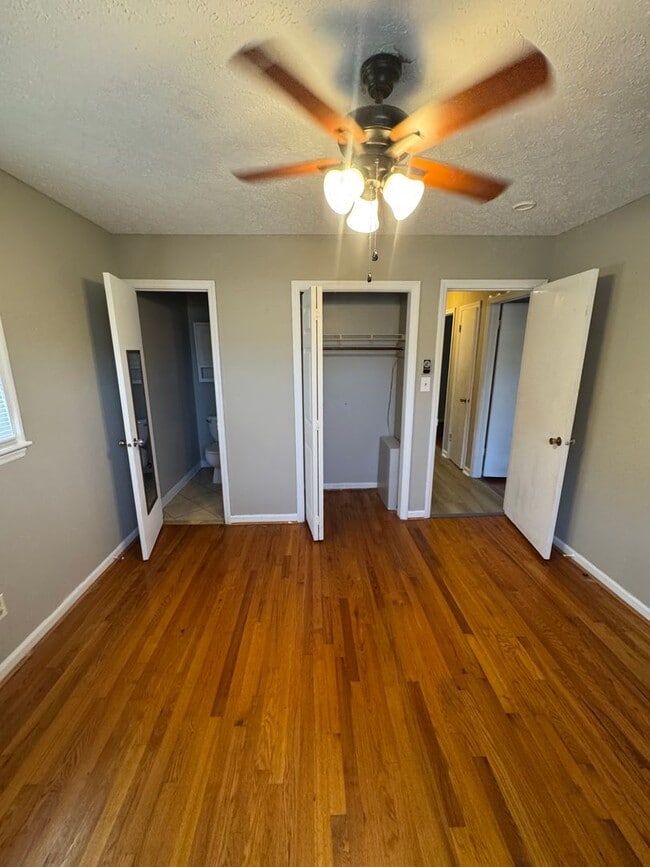 Building Photo - 1696 Crestland Dr