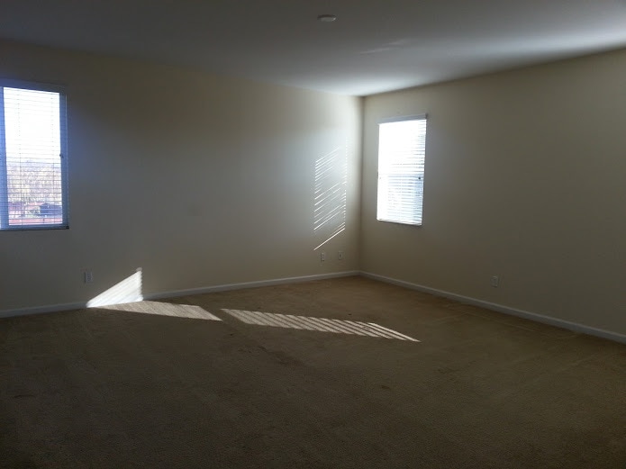 Building Photo - 348 Anemone Ct