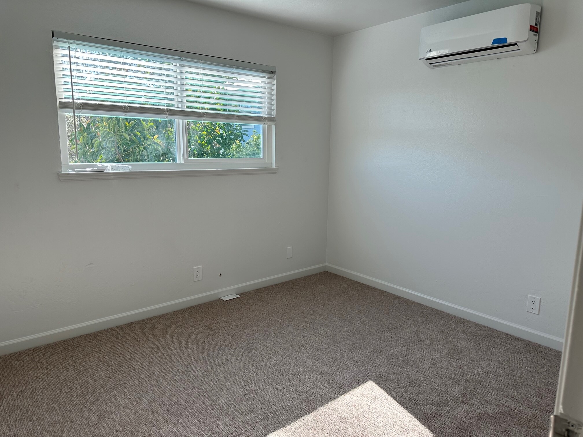 Building Photo - 1576 Pacific Ave