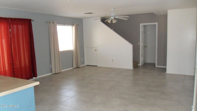 Building Photo - Solar Owned 3 Bedroom in Legacy Parc!