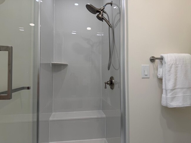 Building Photo - 1918 Kerrigan Ave