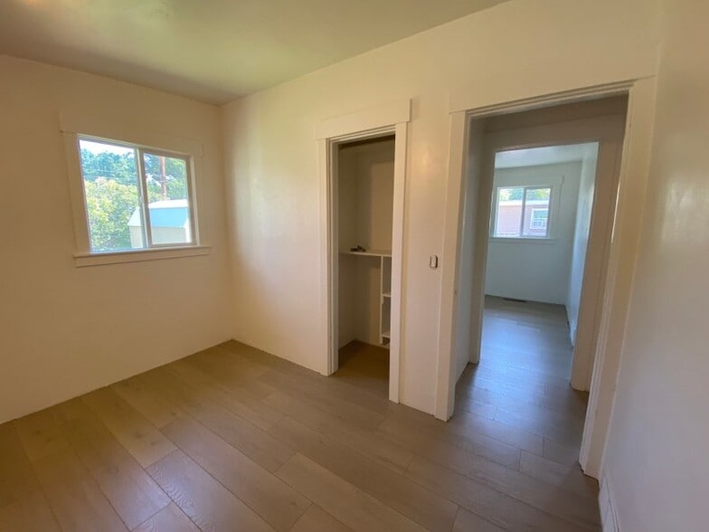 Building Photo - 1451 Lynnwood Ave