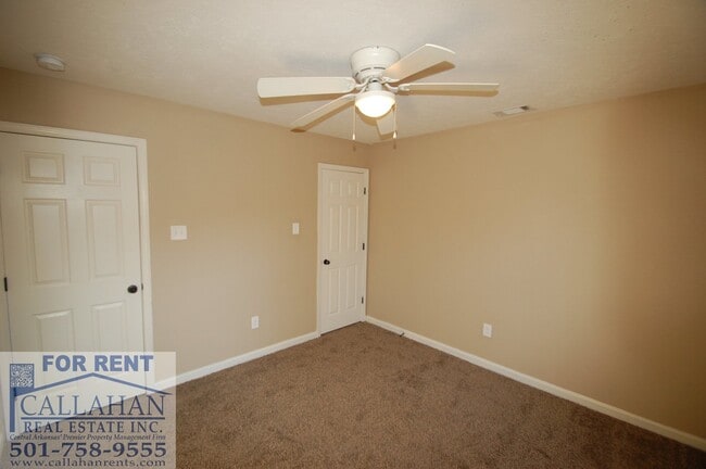 Building Photo - 3 Bedroom Duplex in Jacksonville