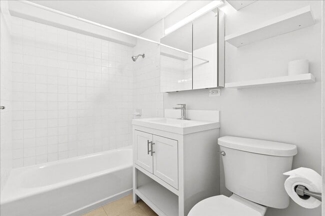 Building Photo - Newly renovated one bedroom condo with lov...